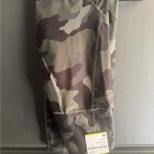Old Navy Camouflage High Rise Leggings NWT